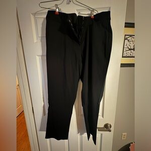 Lane Bryant Allie fit women’s black pant size 18 short. Barely worn!